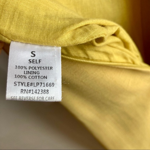 NWT essue Women’s mustard jumpsuit with straps and asymmetrical buttons - Sz S - Picture 9 of 13